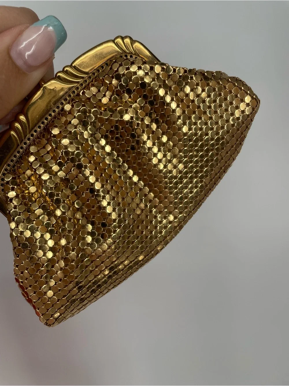 Vintage Whiting & Davis Classic Shiny Gold Metal Mesh Kiss Lock Frame Coin Purse